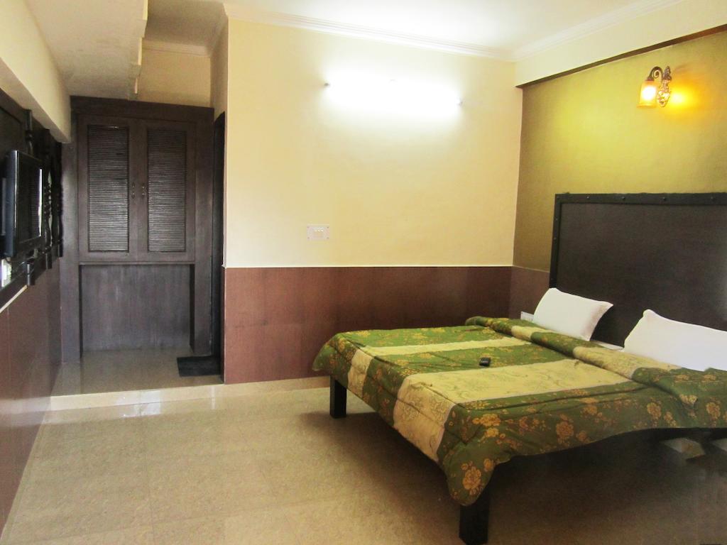 Hotel Chitra Heritage Haridwār Habitación foto