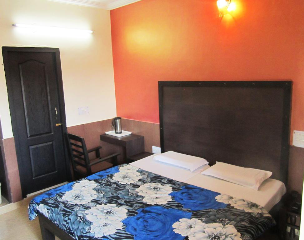 Hotel Chitra Heritage Haridwār Habitación foto